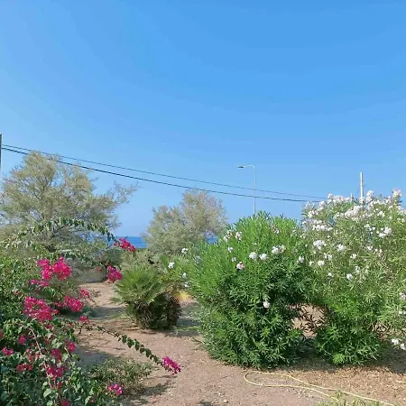 Buganvilla Sul Mare Indipendente Con Parcheggio Privato Вилла Марина-ди-Лиццано